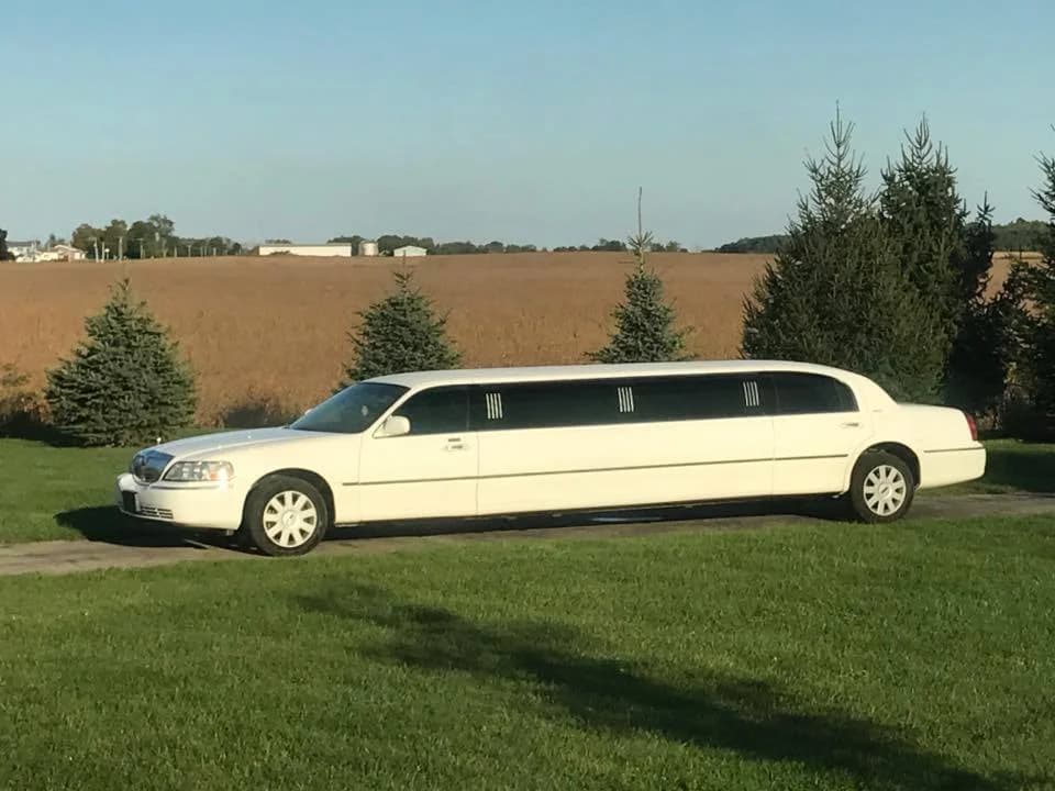 Lincoln Town Car stretch limousine