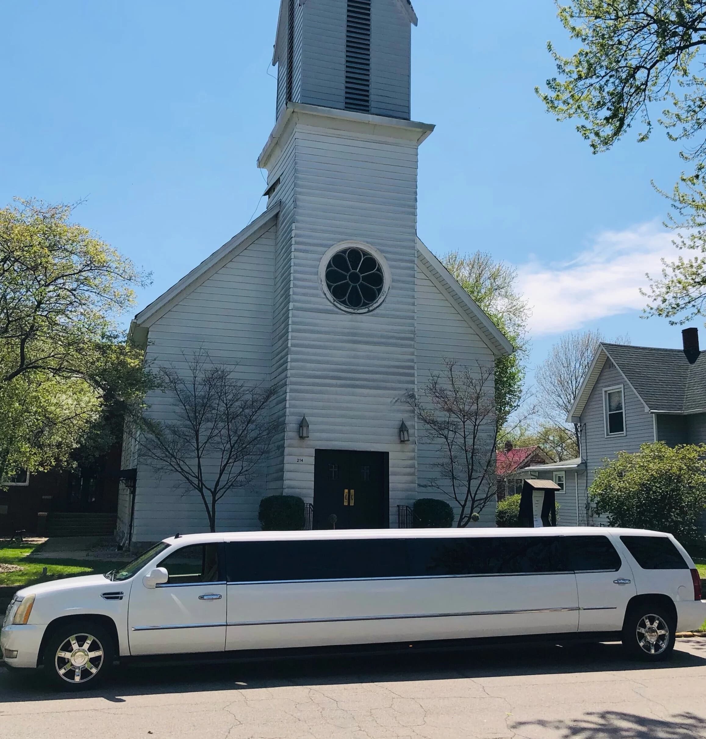 Elite Whiteman Limo stretch limousine at a wedding
